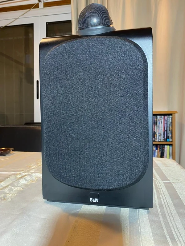 B&W (Bowers & Wilkins) 705 en Parlantes Bookshelf - foto 1