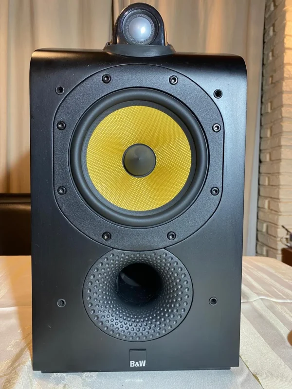 B&W (Bowers & Wilkins) 705 en Parlantes Bookshelf - foto 5